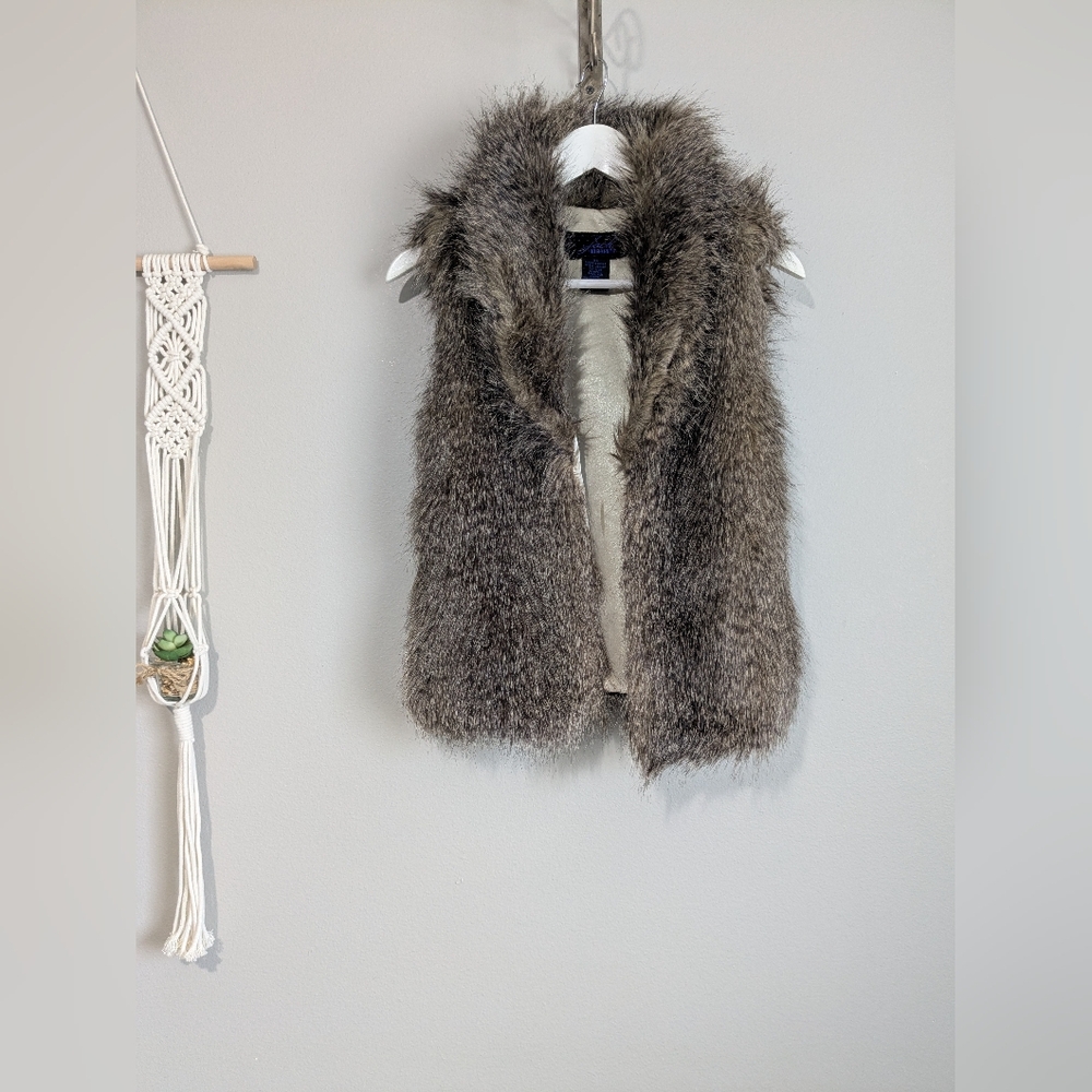 Jack BB Dakota Faux Raccoon Fur Collared Furry Vest XS